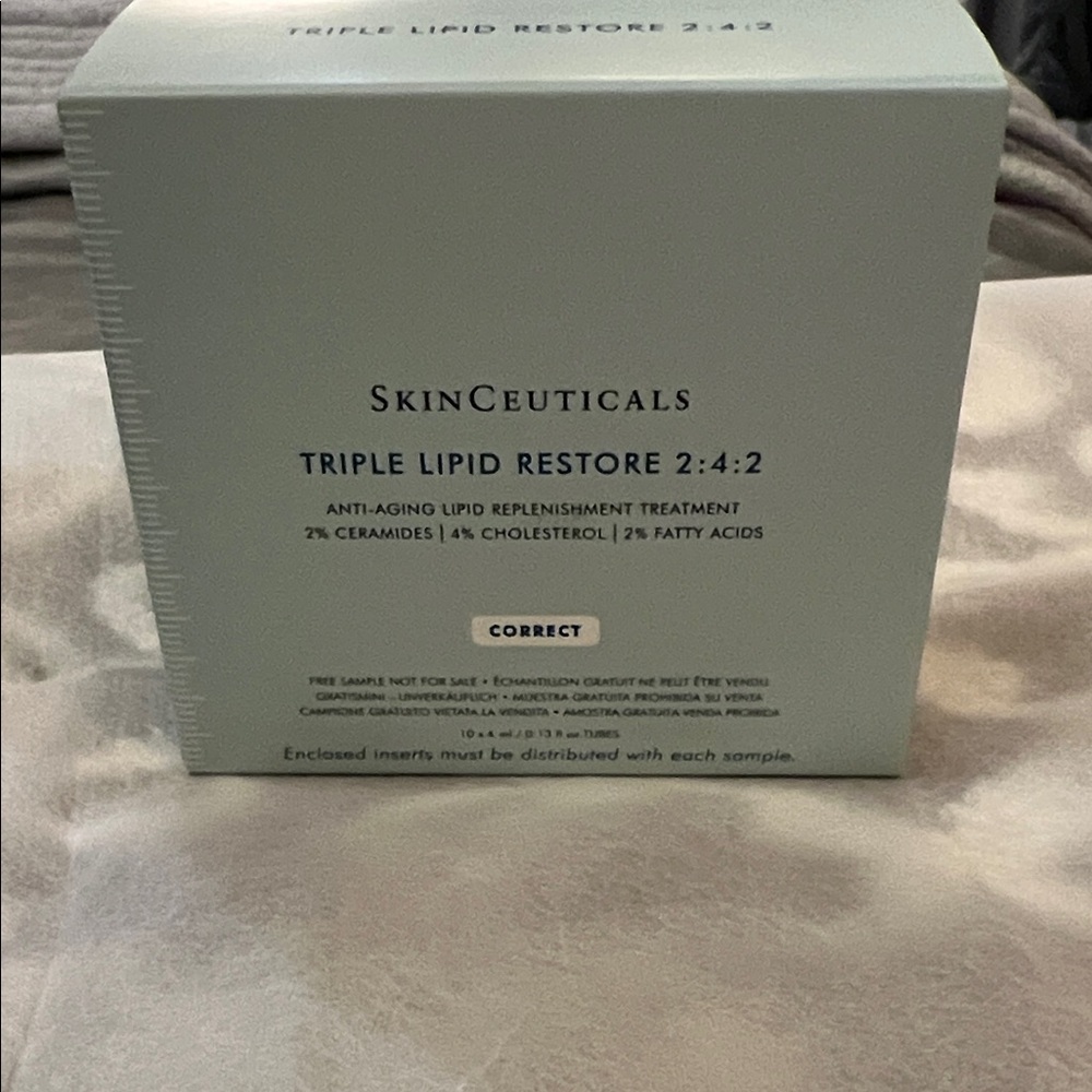 SkinCeuticals Triple Lipid Restore 2:4:2 - Cream Box